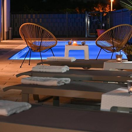 Luxury Apartment Maravic With Private Pool Трогир Екстериор снимка