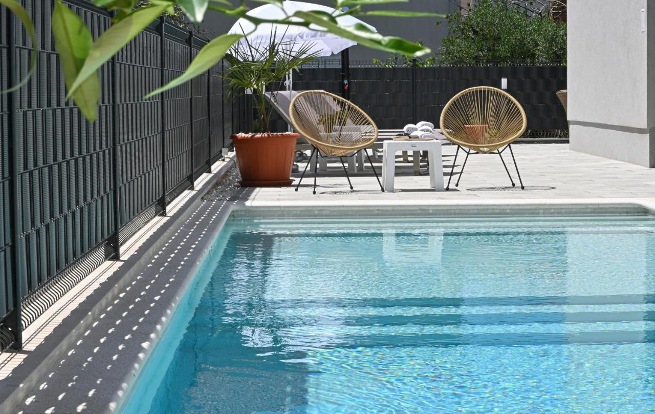 Luxury Apartment Maravic With Private Pool Трогир Екстериор снимка