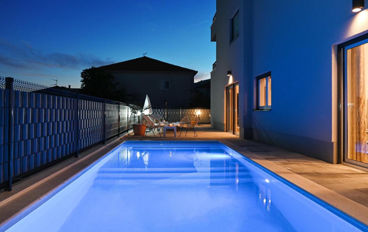 Luxury Apartment Maravic With Private Pool Трогир Екстериор снимка